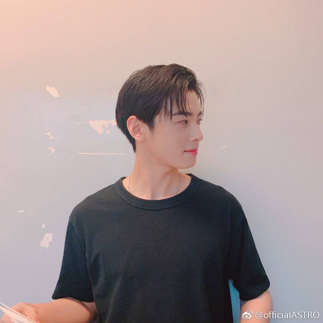hourlyeunwoo_c's tweet photo. eunwoo's side profile >> https://t.co/bvNyZbMk1r