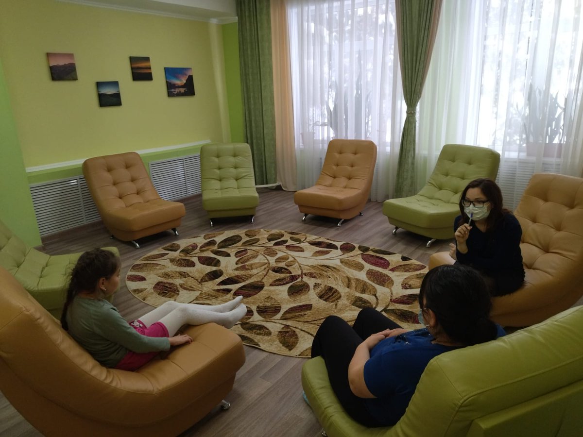 В Социально-реабилитационном центре для несовершеннолетних «Причал надежды» открыта служба медиации (примирения) sobes73.ru/v_socialno_rea…