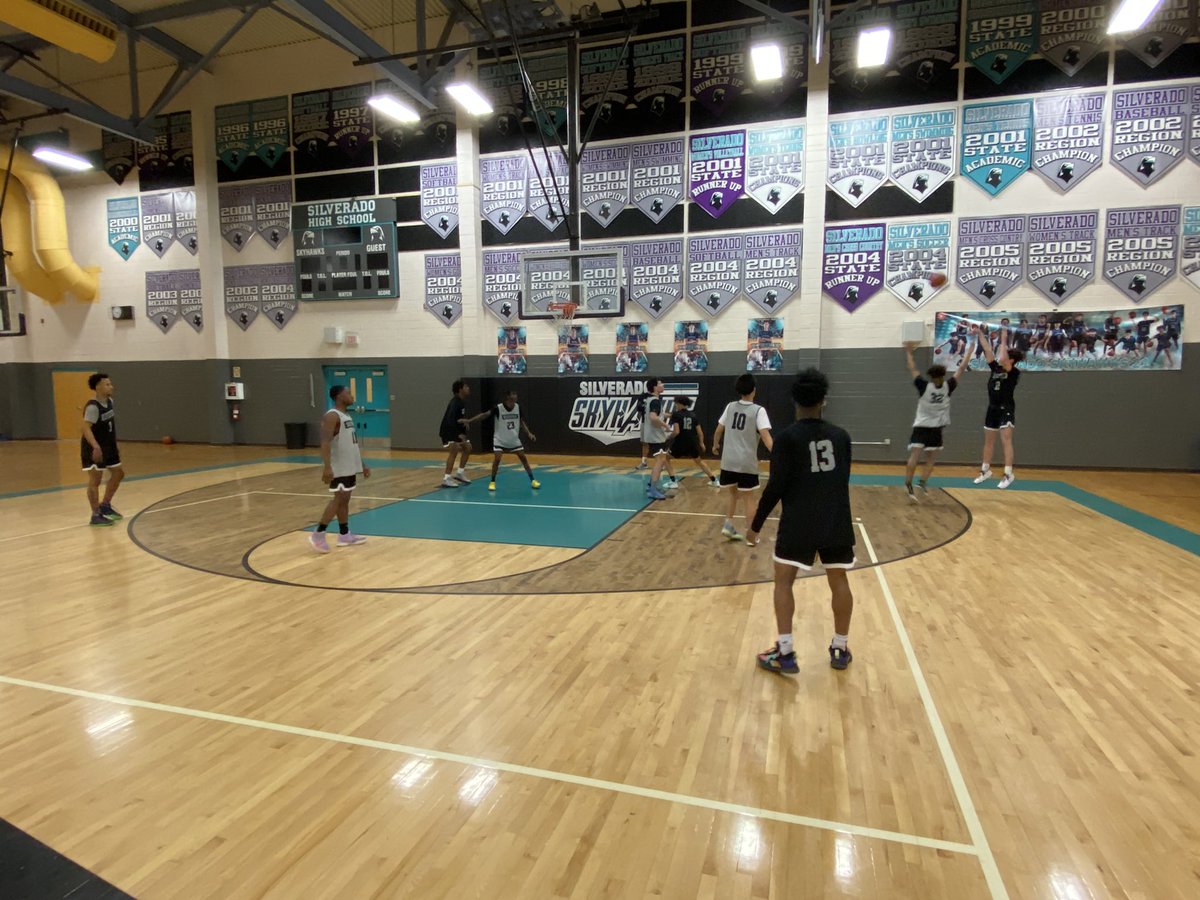 SilveradoHoops's tweet photo. Great State Playoffs Elite 8️⃣ Practice today‼️
Tomorrow @SilveradoHoops will play for the opportunity to make their First State Playoffs Final 4️⃣ in School History‼️
#HawksRising🦅🏀⬆️📈 https://t.co/Sxcgh7Bh3i
