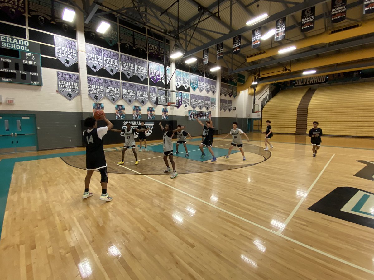 SilveradoHoops's tweet photo. Great State Playoffs Elite 8️⃣ Practice today‼️
Tomorrow @SilveradoHoops will play for the opportunity to make their First State Playoffs Final 4️⃣ in School History‼️
#HawksRising🦅🏀⬆️📈 https://t.co/Sxcgh7Bh3i