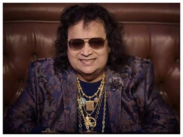 Shocked to hear about Bappida's passing away. He has given inumerable hits and I have sung some wonderful songs for him. Shall really miss his ever smiling face. May God give his family strength to bear this great loss. May his soul rest in peace. #BappiLahiri