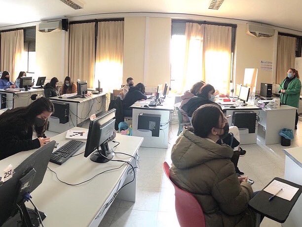 ppenalvera's tweet photo. Nueva prueba dentro de proyecto  #ApS en colaboración con @adoptamadridejos 

Nueva sesión de concienciación a otro grupo con diferente perfil. Seguimos aprendiendo…

#validacióndeclientes #custdev #leanstartup #fp #innovación https://t.co/MQHYssU6Ju