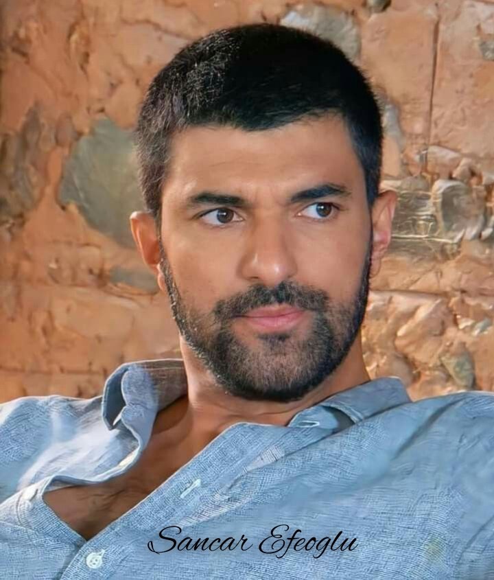 Annaposuc's tweet photo. #EnginAkyürek 🤍❤️🤍❤️🤍
#SancarEfeoğlu 
#LaHijaDelEmbajador https://t.co/djslgGQKxQ