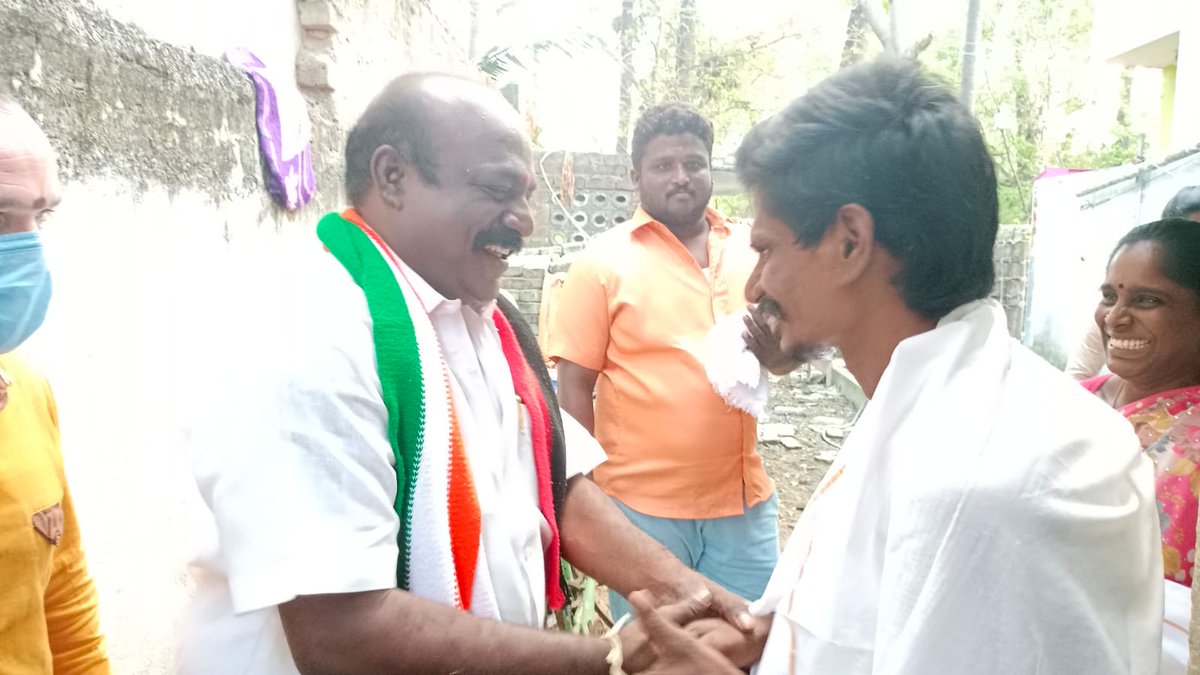 ATheerthy's tweet photo. சென்னை மாநகராட்சி 22 வது வட்ட மதசார்பற்ற முற்போக்கு கூட்டணியின் வேட்பாளராகிய நான் சின்னசேக்காடு பல்ஜிபாலயம் கிராம பகுதி  குடியிருப்பில் வீடு வீடாக  சென்று கை சின்னத்திற்கு வாக்கு சேகரித்தேன்.@INCTamilNadu  @arivalayam @msdiraviam https://t.co/uhwZSYZLdI