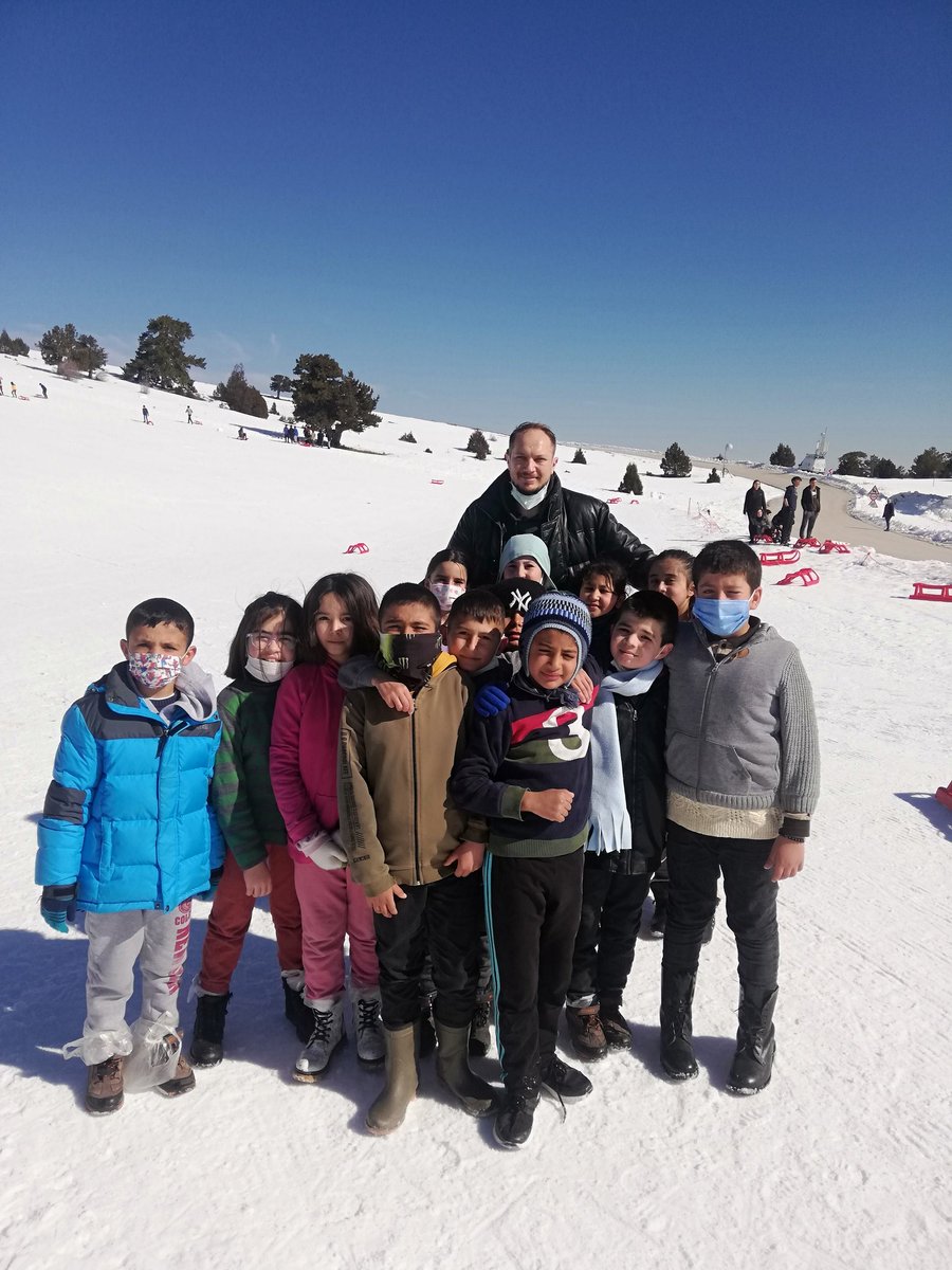 derekoyilkoklu's tweet photo. Okulumuzun düzenlediği Salda Kayak Merkezi gezimizden renkli kareler. 🎿 ❄️☀ https://t.co/D8ABkITYon