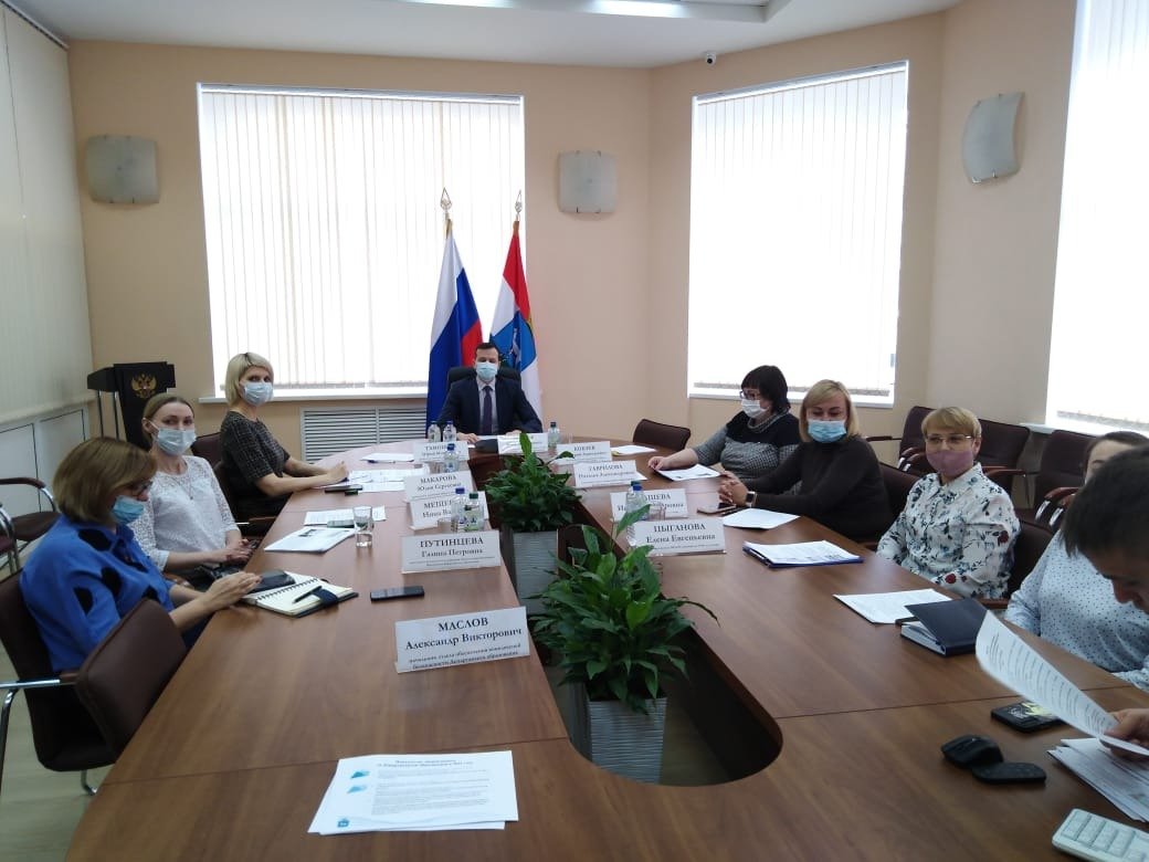 ⚡️Состоялось заседание окружного родительского собрания. Обсуждались актуальные вопросы системы образования городского округа Самара и в частности: финансирование образовательных учреждений, организация приемной компании, достижение показателей национальных проектов