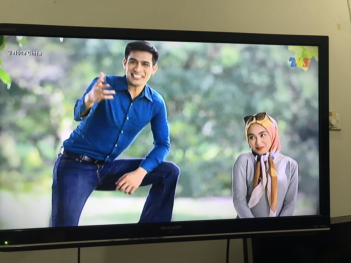 Intanbe23396655's tweet photo. Berangan tak dapat dipisahkan 😂@sharifahrose 
#3NotaCinta https://t.co/avF1u1g48d