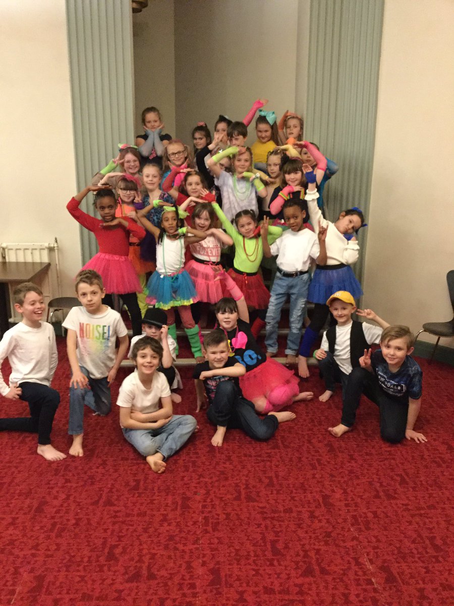 The Y3 and Y4 children had a magical evening last night at the Dance Festival 💫. They performed an outstanding dance and a huge well done to everyone who took part. A big thank you to Zavia @Warminster1707, all the organisers of @wwsgo and @SurridgeMiss