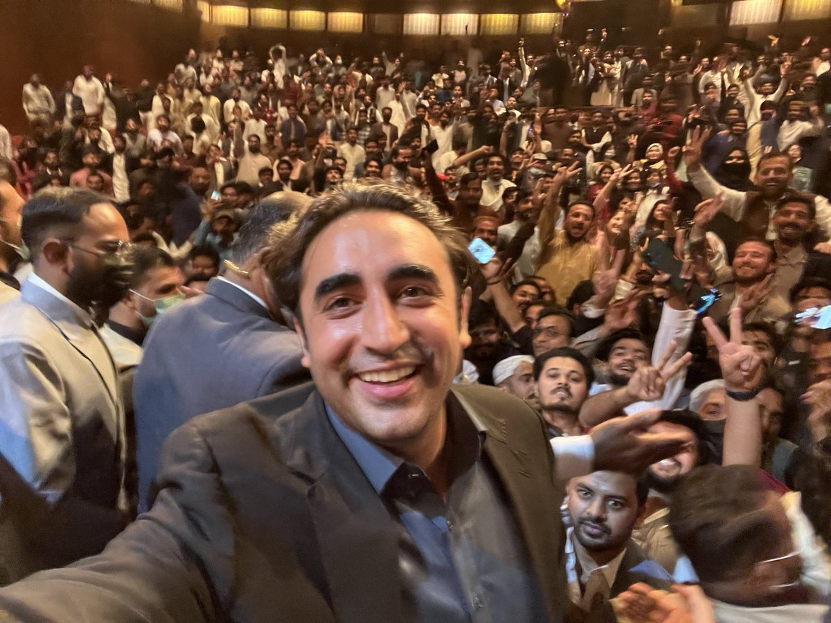 BBhuttoZardari's tweet photo. Fantastic interaction with youth at PSF student convention in Karachi. After continuous efforts by many generations of PSF and most recently country wide campaign by SPSF, #Sindh becomes the first province in #Pakistan to restore #StudentUnions. https://t.co/gvjuiVHi5U