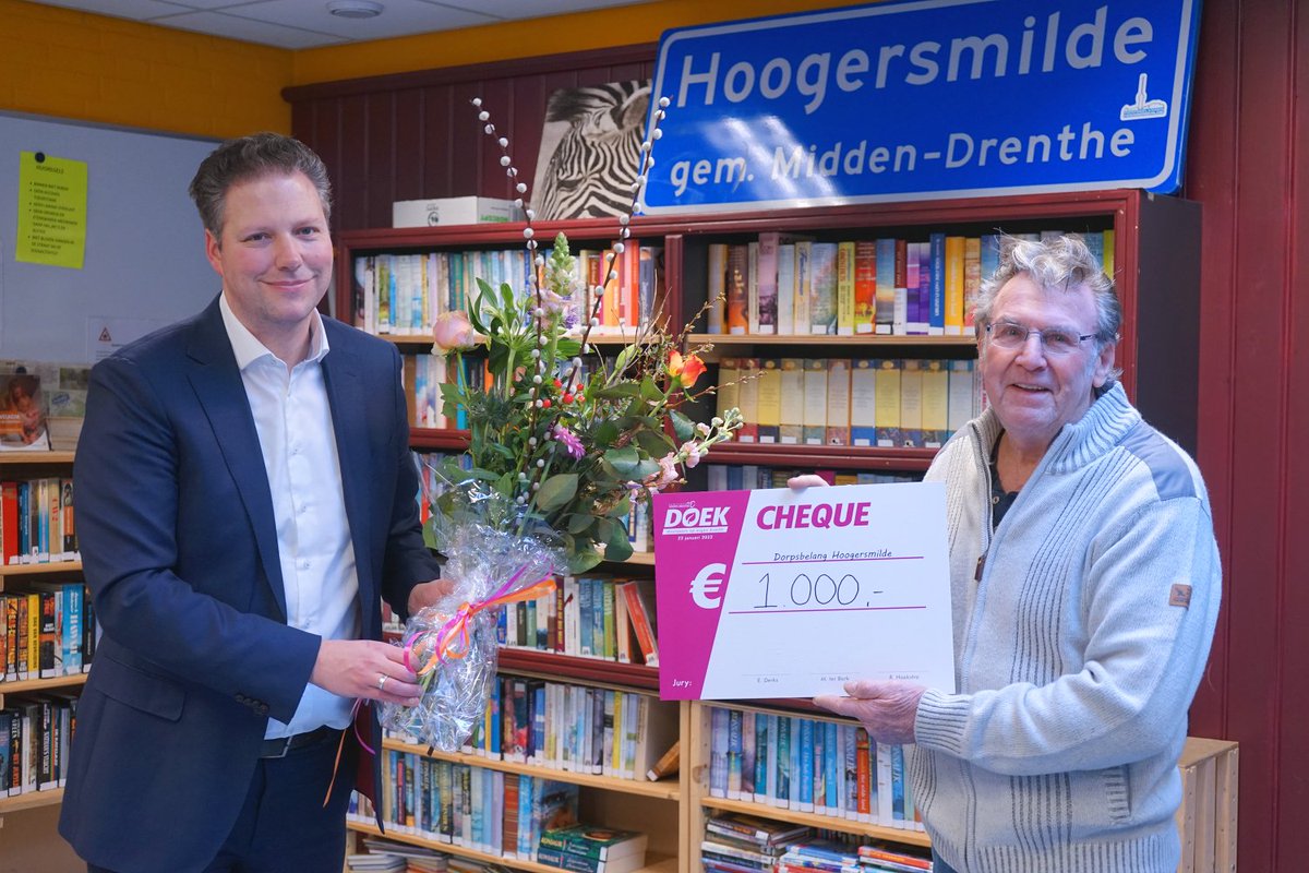 Vandaag gingen wethouders  @batelaanjan  en  <a href="/dennisbouwman/">Dennis Bouwman</a> respectievelijk bij Kledingweggeefwinkel Heppie in Smilde en Dorpsbelang Hoogersmilde langs om een DOEK-cheque uit te reiken. Beide initiatieven ontvingen € 1000 voor een duurzaamheidsmarkt.