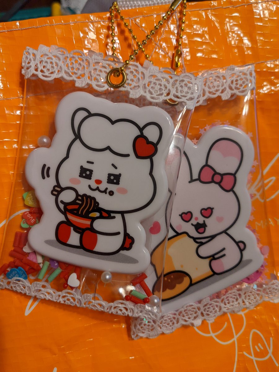 d_d_otti's tweet photo. ランダムぷくぷくステッカーでキーホルダーを作りました
推しはマヤちゃん💜だけどマヤン出なかった😟
#NiziU #WithU #ランダムぷくぷくステッカー #キーホルダー #Lianu #pyonpyon https://t.co/DWbd8y4FBt