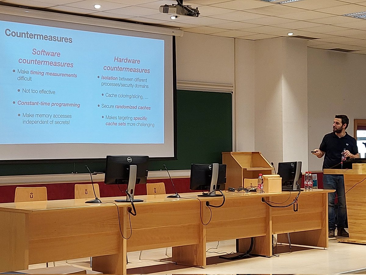 MBeltranPardo's tweet image. Un placer haber tenido a un investigador como @MarcoGuarnier1 en las #HackOn2022 hablando de ataques de canal encubierto en procesadores actuales