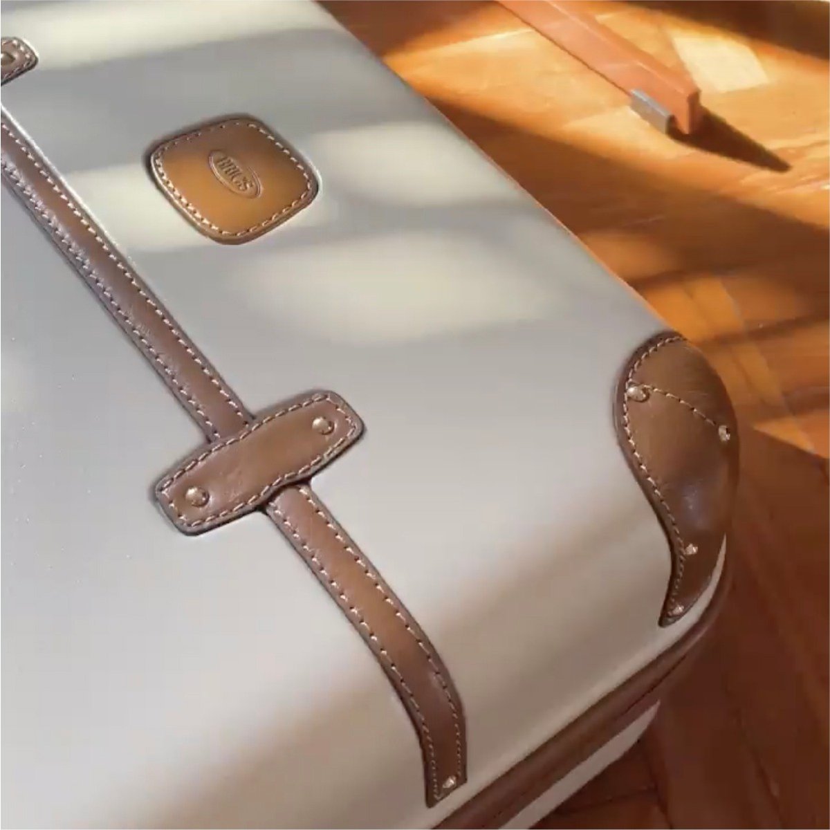 bricsmilanome's tweet image. Attention to detail is not a detail, but it's what makes a style iconic.

Bellagio is available in different sizes on our Online Store  

bit.ly/36kCEkD

#bricsmilano #itravelbrics #Bellagio #luggage #longevity #outfit #excellent #elegance #bybrics @DFCDubai