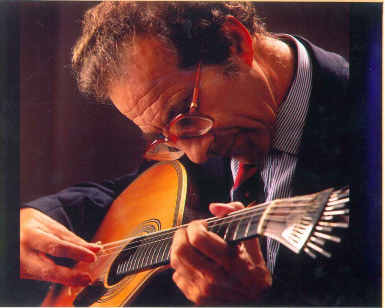 comculturaearte's tweet photo. Compositor e guitarrista português Carlos Paredes faria hoje 97 anos

• Sabe mais: https://t.co/g51RUH8kcn

📸Museu do Fado https://t.co/tPqmZnQDgc
