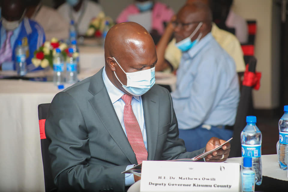 visit_kisumu's tweet photo. Zipline Africa signs MoU with @LREB14: It may set a up a regional distribution center in Kisumu to scale up the supply of medical products and logistics. - Kisumu DG, Dr Matthew Owili @Zipline @ZiplineRwanda @KisumuOf @acaciapremier #KisumuHealth courtesy County Govt Press https://t.co/Ul7ko5nvfl