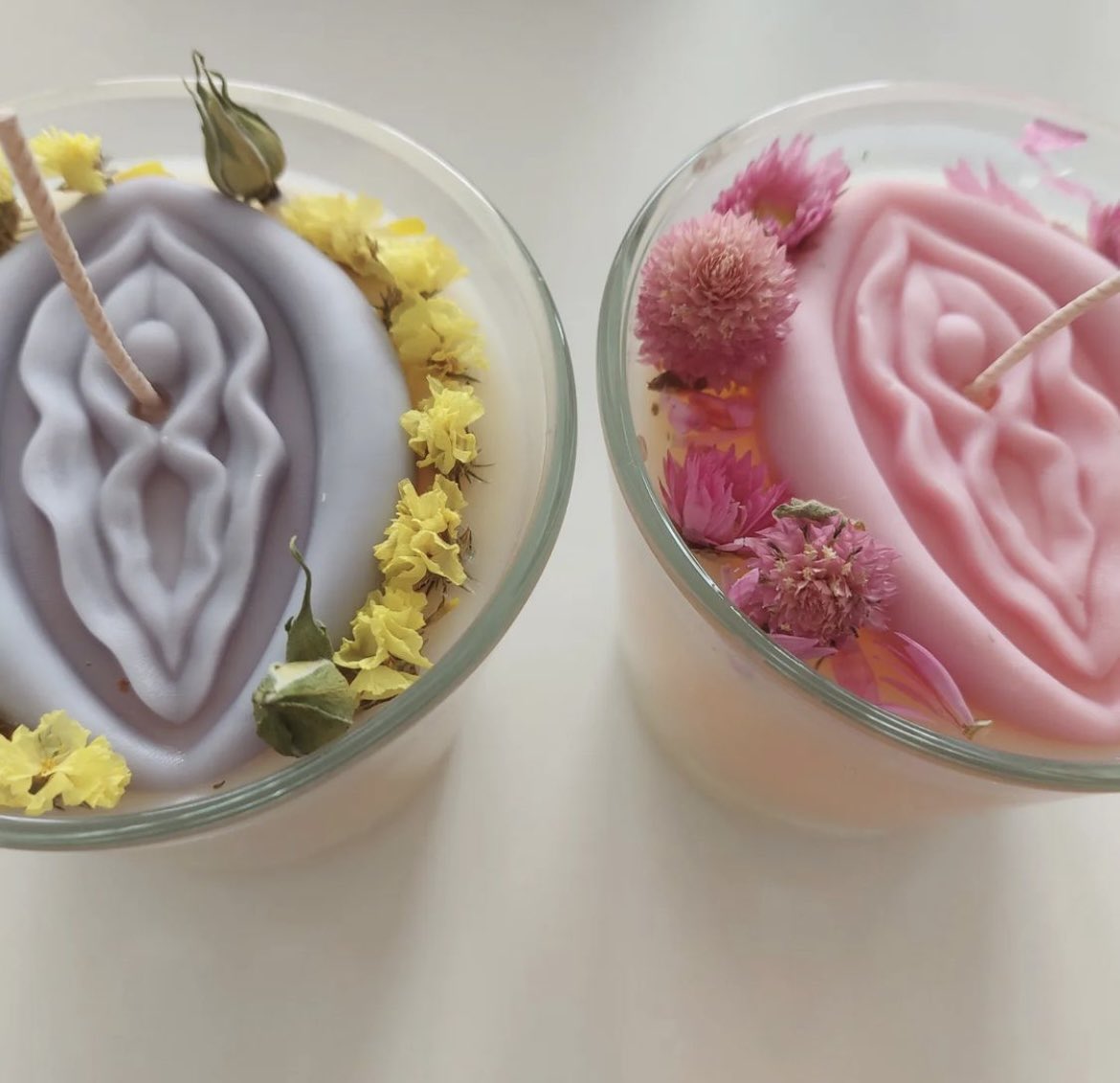 lettucebeegree's tweet photo. Onze  nieuwe kaarsen. 😍.                  🌺de vagina collectie !! 😋.                   @lettucebeegreen.com #veganism #woman #WomensArt #Candles #art #Flowers #BeautifulWorld https://t.co/Eh4AUcKOVo