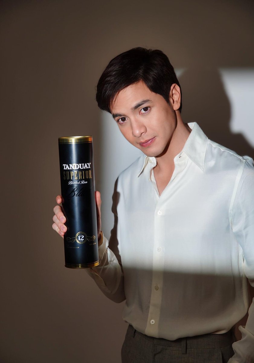 iheartkleir's tweet photo. Ang gwapo š¤©š¤©š¤©
Salamat sa paramdam! š„°
@aldenrichards02 @EmbassyWhiskyPH
#ALDENforEmbassy
#ALDENRichards https://t.co/TGzbZLiPKM