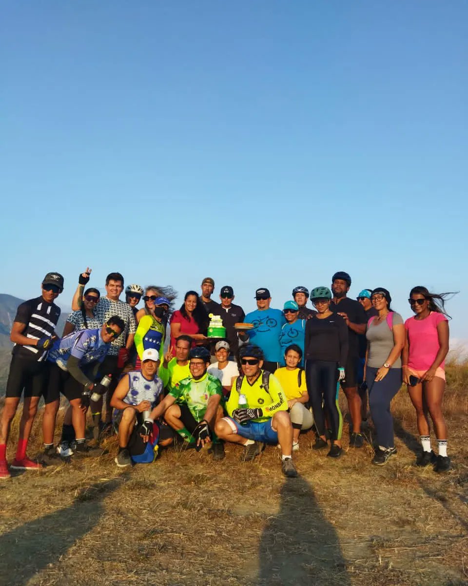 mevenaragua's tweet photo. #14feb| Participamos en un senderismo con LimónBike e Inparques en el sector Mata Seca, parroquia El Limon de MBI, en conmemoración del 85 Aniversario del Parque Nacional Henri Pittier.
@SomosMeven @Teresameven https://t.co/qZNK6sjnpW