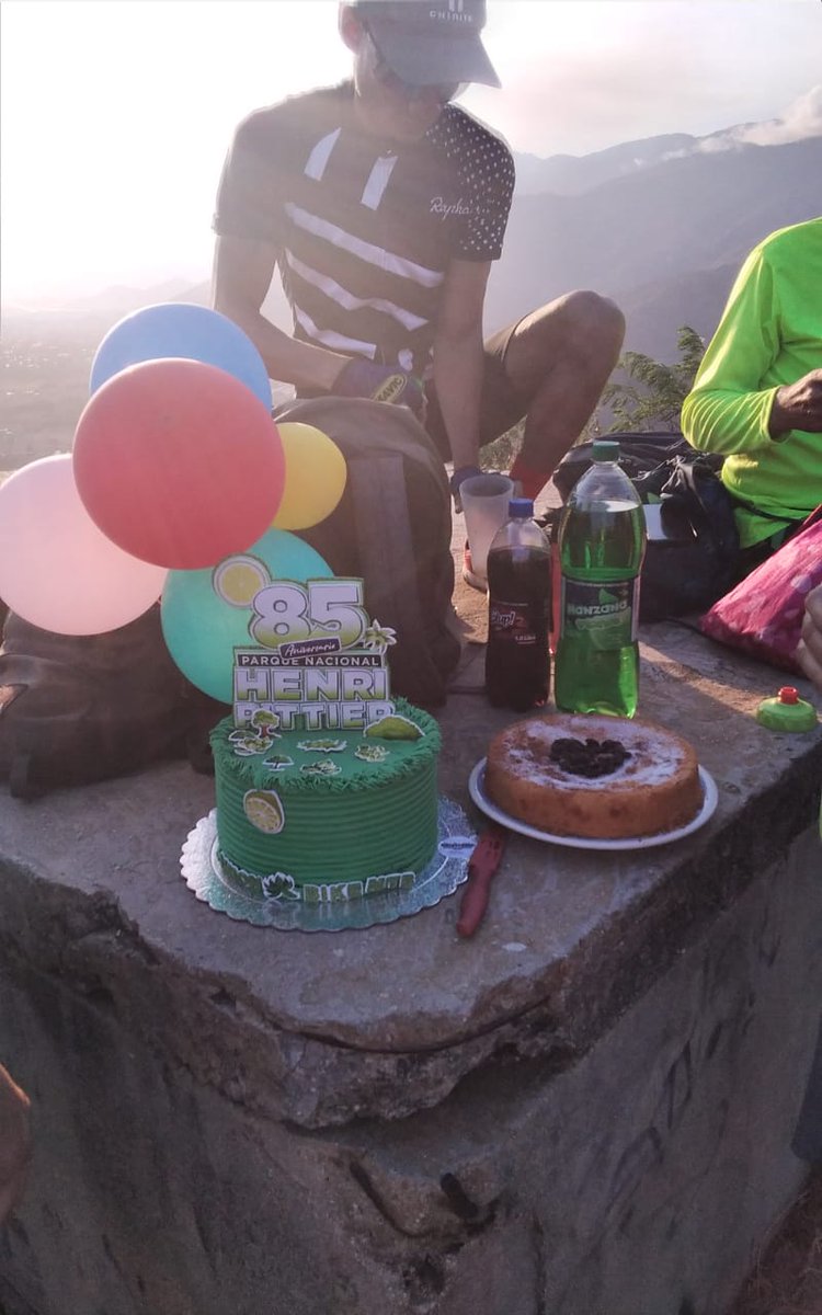 #14feb| Participamos en un senderismo con LimónBike e Inparques en el sector Mata Seca, parroquia El Limon de MBI, en conmemoración del 85 Aniversario del Parque Nacional Henri Pittier.
<a href="/SomosMeven/">Movimiento Ecologista Venezolano MEVEN</a> <a href="/Teresameven/">Teresa carrasquel</a>