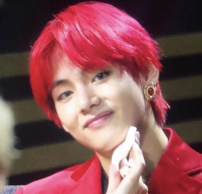 abed_lyna's tweet photo. #GetWellSoonTaehyung 

✓바쁜 스케쥴중에도 위버스에 자주 와주고 아미를 행복하게 해주기 위해 열심히 일하는 우리 태형이~ 아미가 많이 사랑한다는 것을 알아줘요! 요즘 많은 사람들이 힘든 시간을 보내고 있��만 https://t.co/0MZUgqA1cR