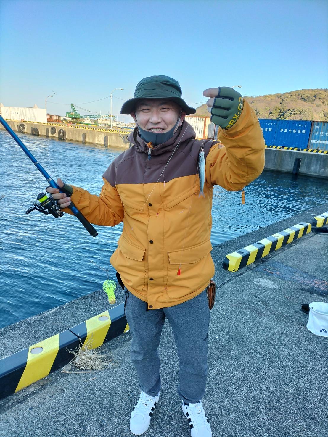 Kama Camp 夕方から夜釣り まだまだこれから本番 釣れてるのはカタクチイワシ T Co P7vlrrio5o Twitter