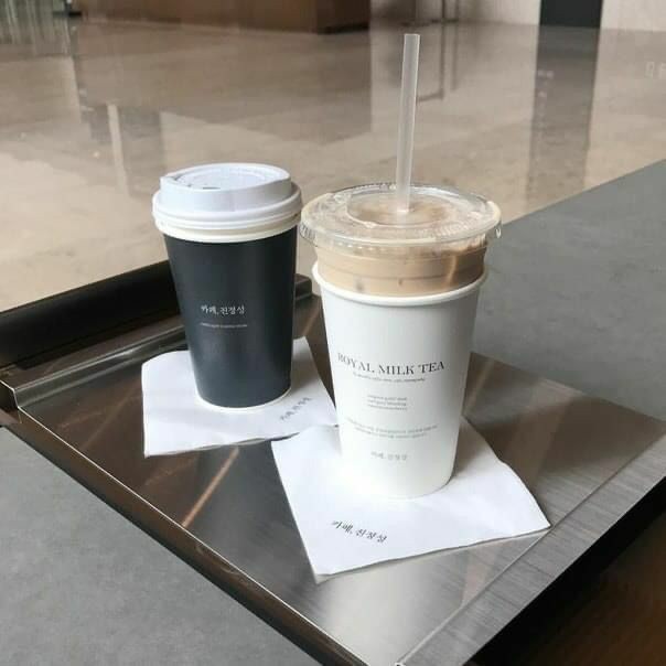 annbihoneybee's tweet photo. #hyunmin ау, где хёнджин ловит краш на милого посетителя, который каждый день приходит в его кофейню, чтобы посидеть с ноутбуком за дальним столиком и (не) заметно понаблюдать за бариста https://t.co/TedQsjp6RD