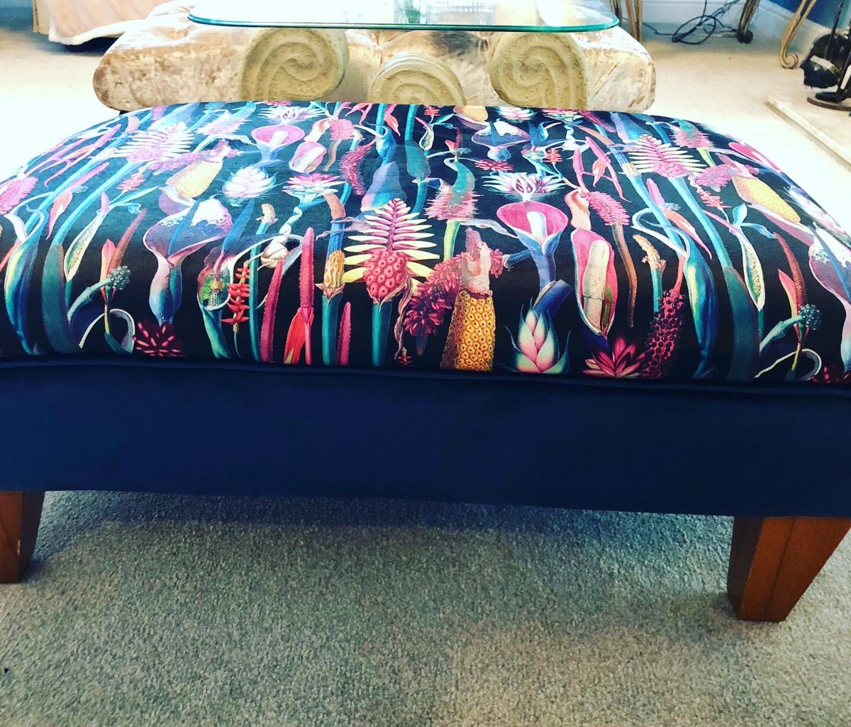 Ellough1's tweet photo. #beautiful #upholstered #footstool #softfurnishings https://t.co/dBoPCPfW7m