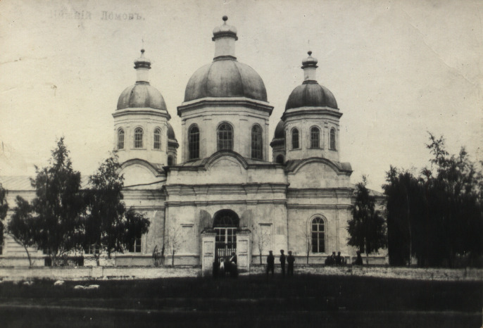 LomovMuzej's tweet photo. 90 лет назад в 1932 году в Нижнем Ломове были взорваны купола Соборного Крестовоздвиженского храма. Главенствующее положение в городе Нижний Ломов до революции занимал  храм Воздвижения  Креста Господня. В честь  улица Луначарского называлась  Крестовоздвиженской. https://t.co/oyXAOOtDQZ