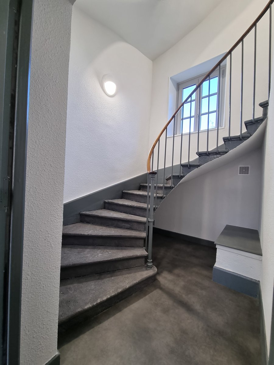 Ophis63's tweet photo. [Réhabiliter le patrimoine existant] Une bâtisse de caractère @villedemozac, ancienne propriété d’une congrégation religieuse rénovée par #OPHIS propose désormais 14 #logements locatifs avec le confort moderne en préservant son cachet initial (G&amp;O architecture) @MaltraitAnneM63 https://t.co/ZLF89x5COS
