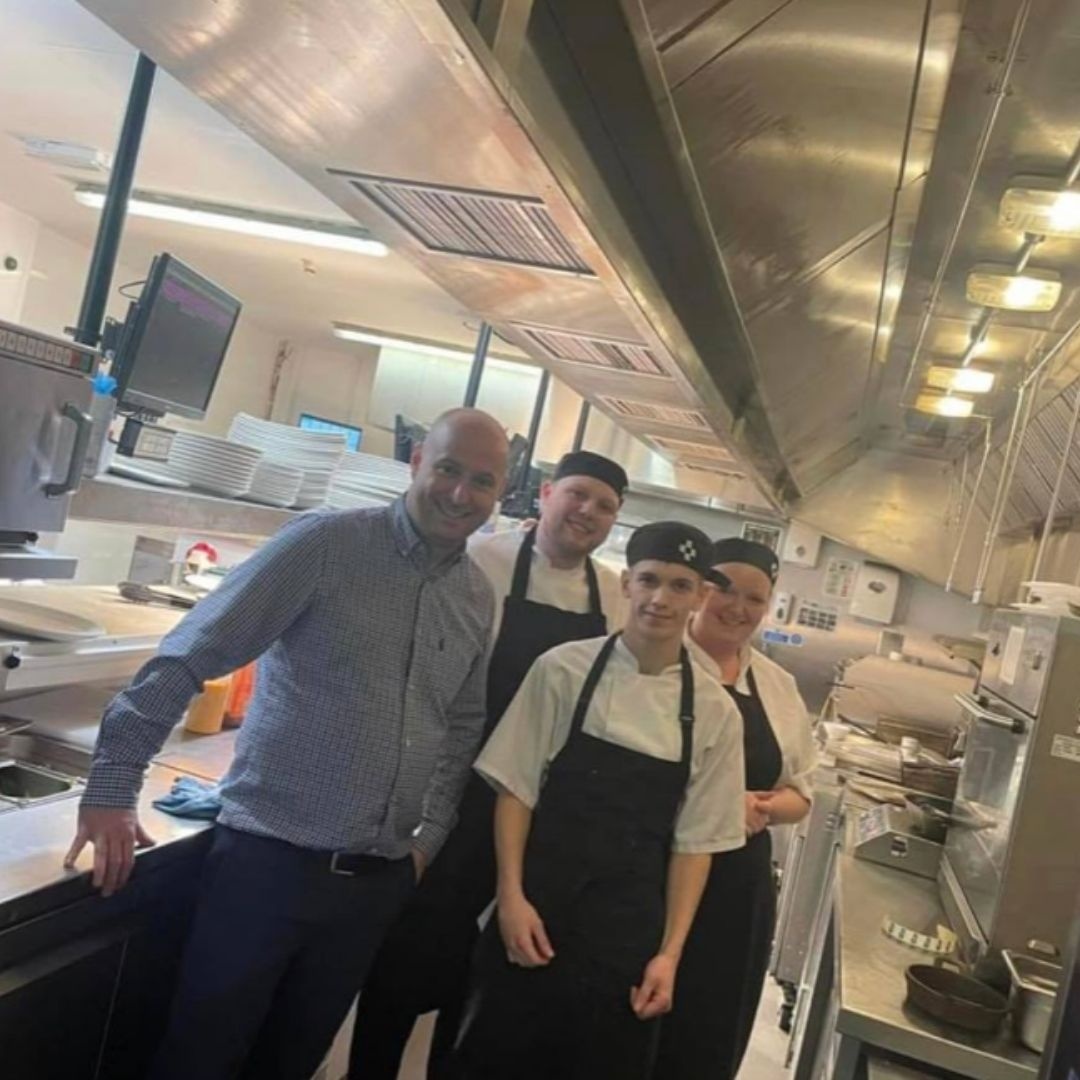 Shout out alert! Sean started with us as a #KP a few years ago and in the last year has been moving on up 👆 He showed his #hardwork and #dedication on the line, and has recently been #promoted into a Grill #Chef role at our @CookhouseAndPub   🎉 keep up the amazing work!