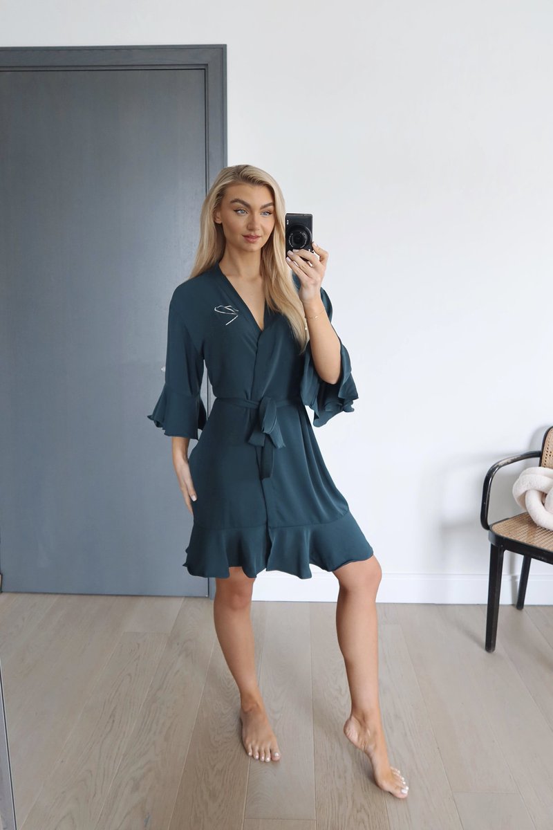 DaysHooray's tweet photo. Our ruffle robes will be launching in 17 colours soon 😍

#new #comingsoon #wedding https://t.co/uFIKcp383t