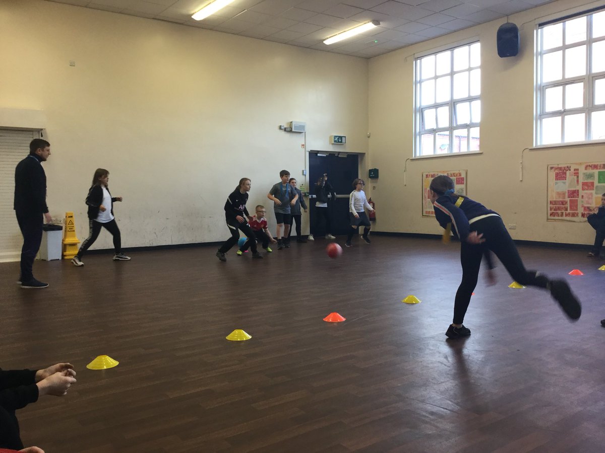 LSTClass_14's tweet photo. Dodgeball is our current PE sport- we love it! #stpsPE https://t.co/adJ6si4r9N