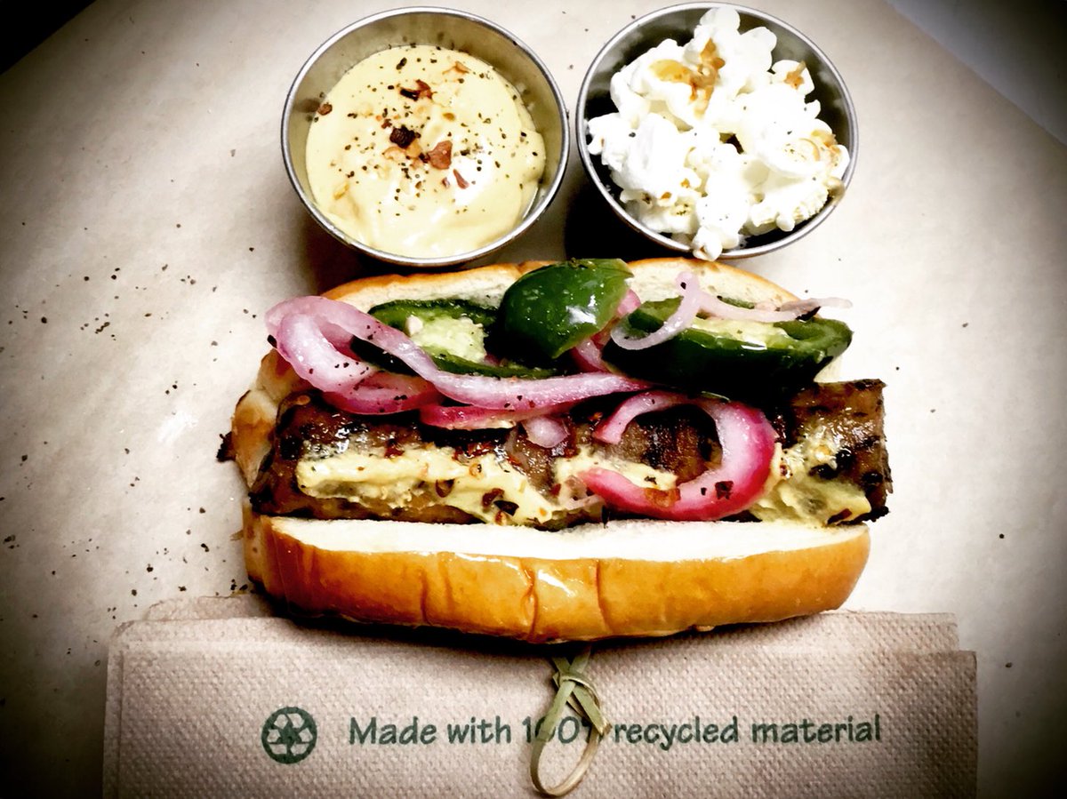 Callicoon_Kitch's tweet photo. 🌭FRANKIE GOES TO HOLLYWOOD 🌭….CALLICOON KITCHENS PLANT BASED DOGS WILL BE AVAILABLE THIS FALL THROUGH OUR WHOLESALE CHANNEL 🍴 https://t.co/Clh9Smgel9