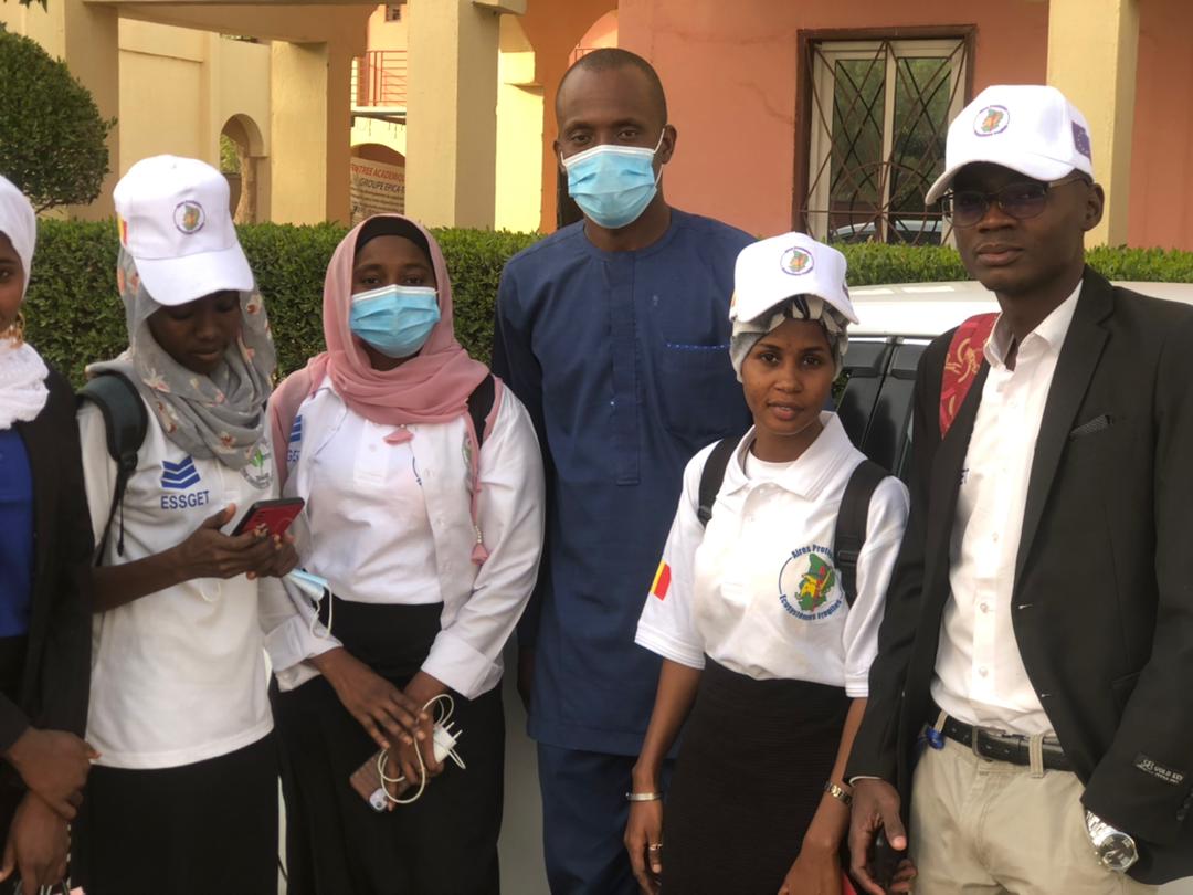 ESSGET qualifiée pour les demi-finales de la CIU pour la paix
Les quarts finals ont opposé ESSGET aux étudiants du campus d’Ardep-djoumal), après un riche débat sur la forme de l’Etat, ESSGET remporte la manche et affrontera les étudiants du Campus de Toukra le samedi 15 fév.