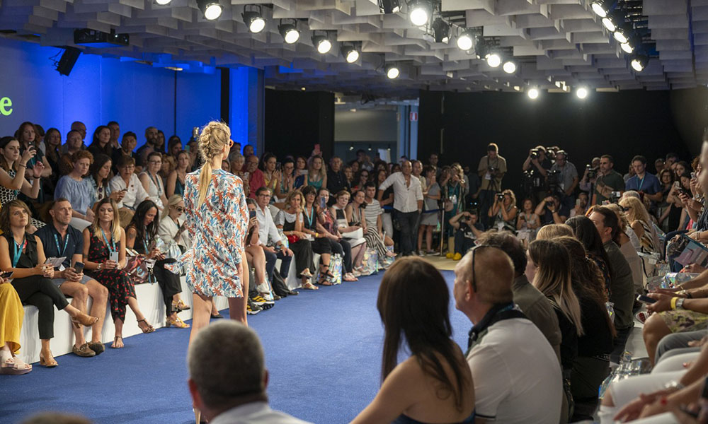 LaSpola1's tweet photo. @MaredAmare e #CnaFedermoda sulla stessa passerella https://t.co/oIdrCHyYfF @ALTAROMA #RMI #beachwear https://t.co/VoIX9SNGtq
