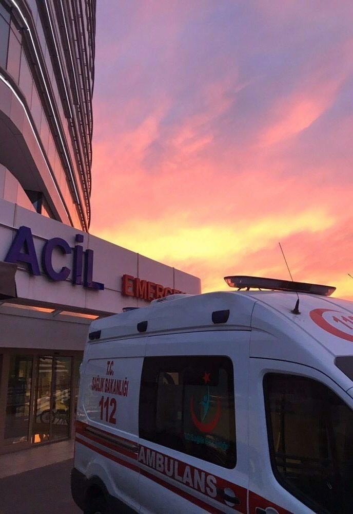 f_calderonn's tweet photo. Eğitim eve sığar, öğrenciler hastaneye sığmaz. #EğitimiOnlineYapın https://t.co/vmpl2xEe69
