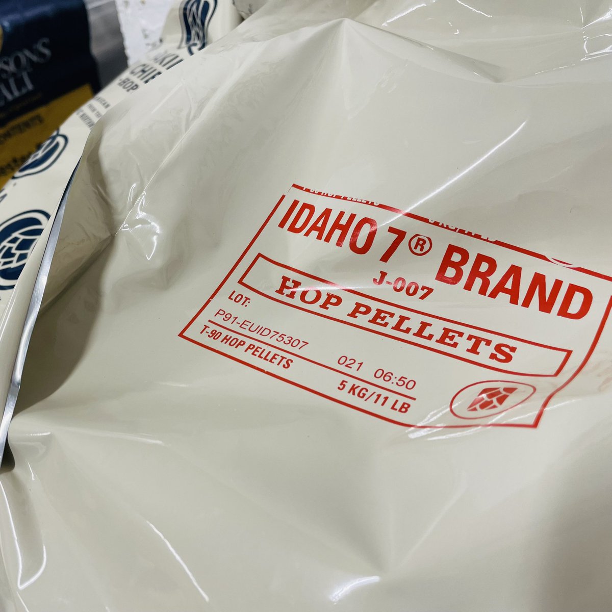 WAY TO GO, IDAHO!

In to tank today is a simple and straightforward pale ale, single hopped with Idaho 7 - a new hop to us… we’re expecting some pink grapefruit, stewed stone fruit, and dankness (remember that, circa 2011?!)

Destined for #cask and heading out the door in March