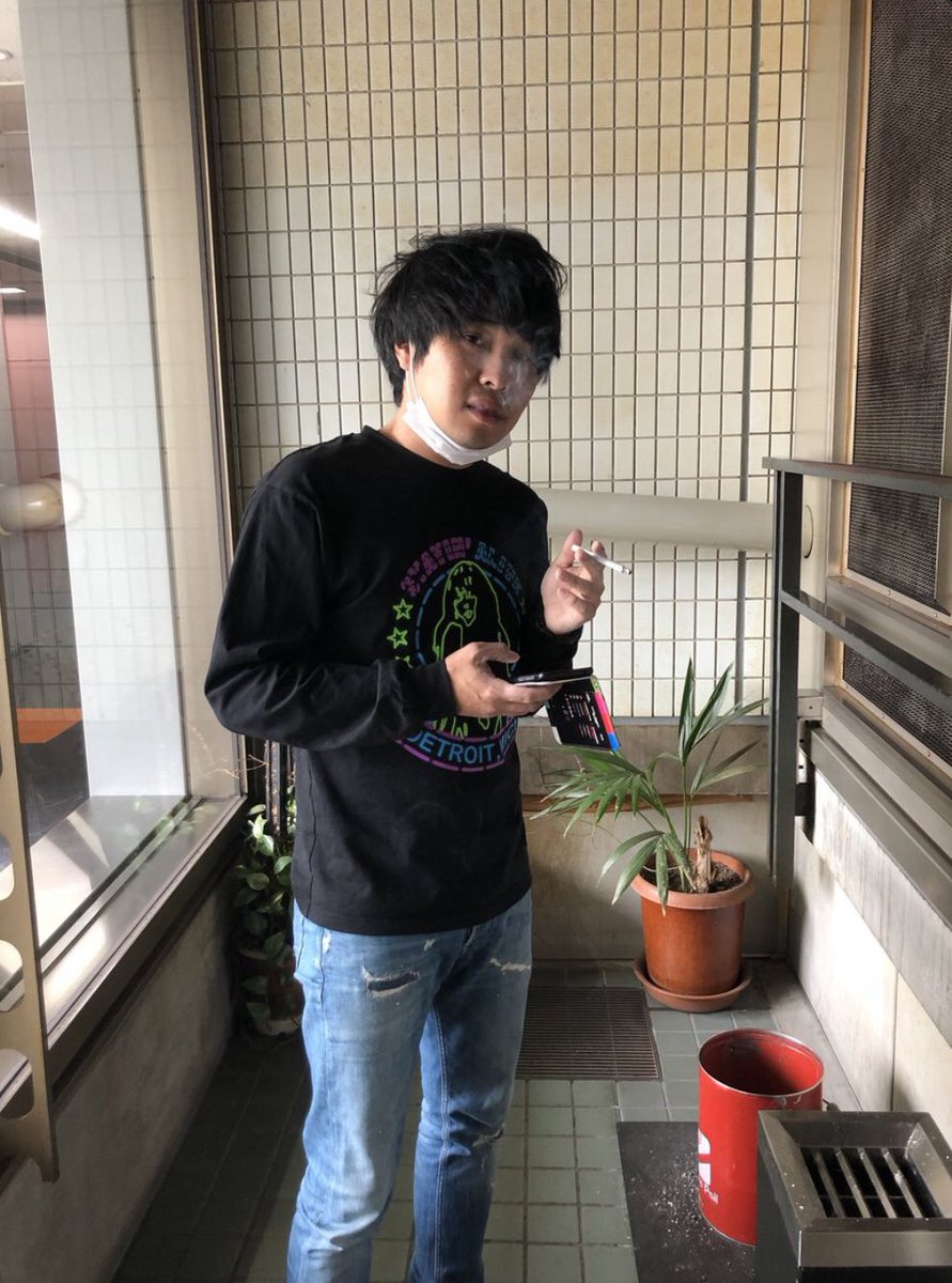 TシャツとiPhoneカバーの色を合わすなよ！どこでオシャレ楽しんでん