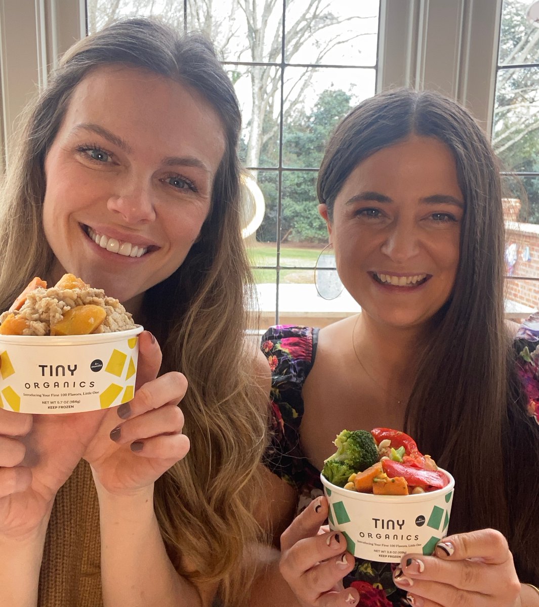 Tiny_Organics's tweet image. Tiny Organics Co-Founder + Co-CEO @thebetsy4 with investor and friend @BrooklynDecker sharing our newest collection of BLW meals, Tiny Beginnings. ✨#tinybeginnings