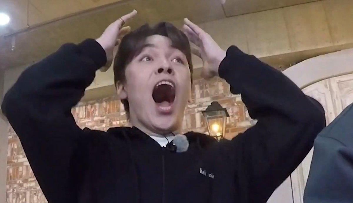 hanniebunbun's tweet photo. the difference of vernon's reaction to dk and jeonghan 'hungry villain' performance to joshua hong's ice shower to enjoy ramyun(?) PLS THE CHAOS 😭😭😭 https://t.co/gW5yyMiytL
