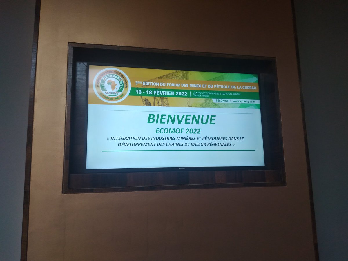 Niamey accueille en ce jour la 3ème édition du forum des mines et du pétrole de la CEDEAO.
Chers invités, vous êtes les bienvenus.
#Niger #pétrole  #Mine #CEDEAO