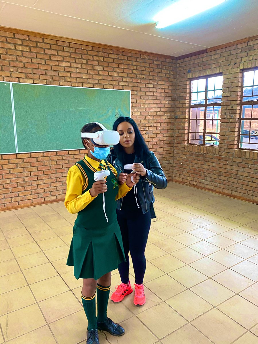thembiso_m's tweet image. PwC found that learners trained with VR were up to 275% more confident to act on what they learned after training—a 40% improvement over in-person classroom learning, and a 35% improvement over eLearning.