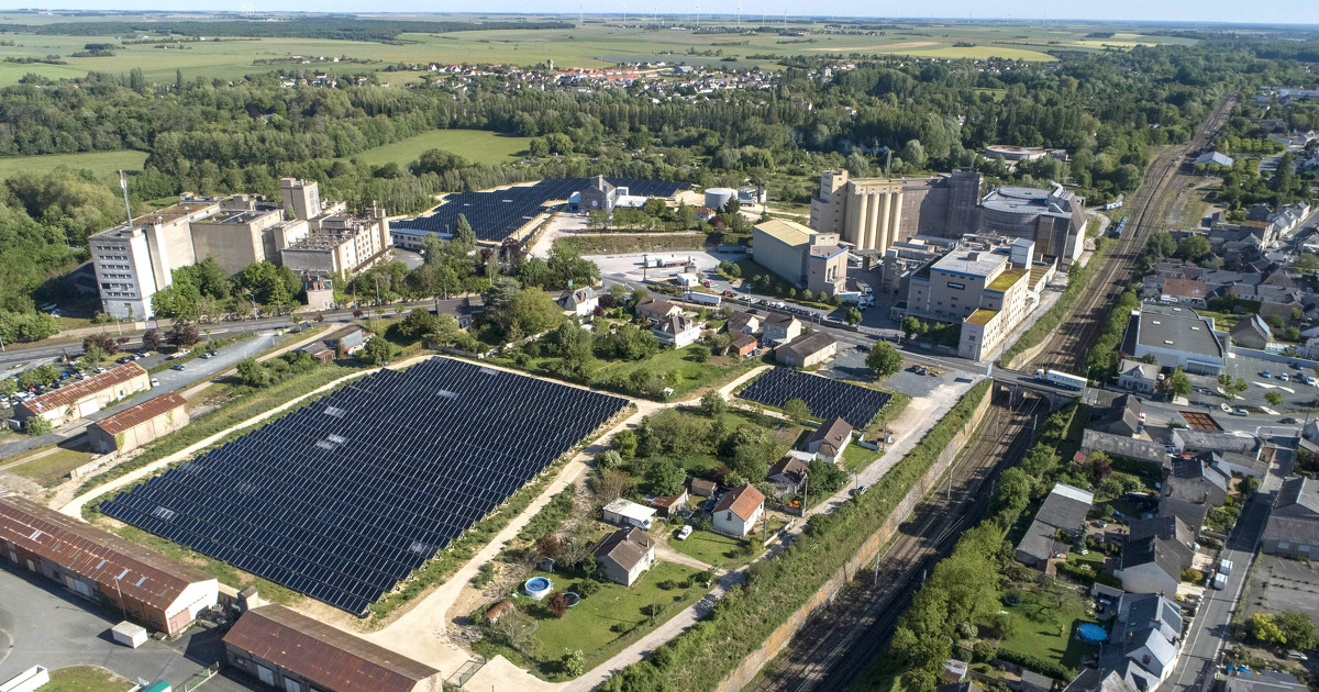 sunoptimo's tweet photo. In Issoudun 🇫🇷 a malthouse added #SolarHeat to its energy mix. 50% of energy needs are now covered by #renewables.
The proof that #decarbonization is possible in industry 🏭 No more excuses!

See video (FR): https://t.co/EM6cMXOGfg

#SolarThermal #France #Projects☀️ https://t.co/yt5J8Lk3Jm