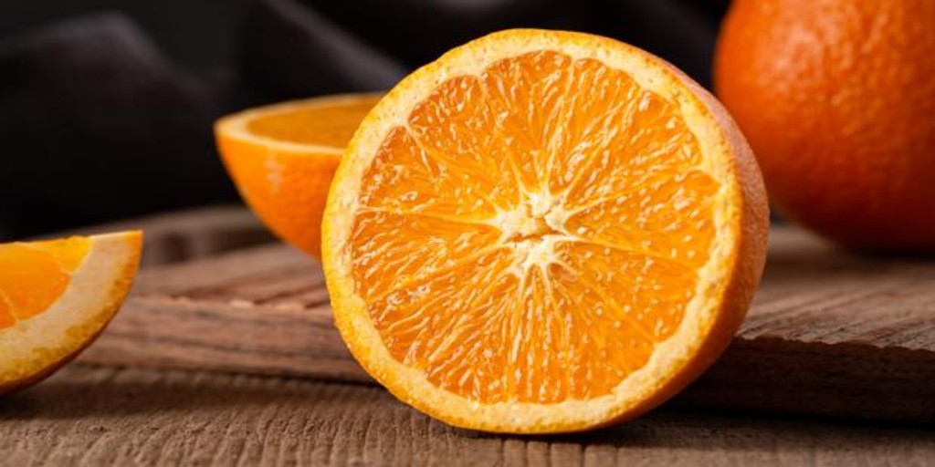 BiruniKhorasan's tweet image. It is interesting that in the Persian dialects of Iran oranges are named after Portugal ("Portoqâl" پرتقالی) while in the Persian dialects of Afghanistan they are called "Malta" ("Mâlte" مالته).

Oranges originated in China. 💁‍♂️