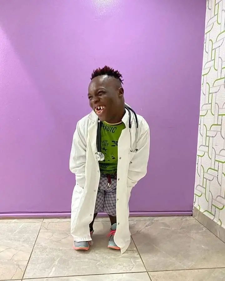 Zodivc's tweet photo. we got you a #lovedoc @moliymusic 🚑💔 hang in there… thanks Wondergang @audiomack is smelling goooood 🇬🇭
Listen here https://t.co/lD9M8Z6XTo https://t.co/Lz2jeiijKR