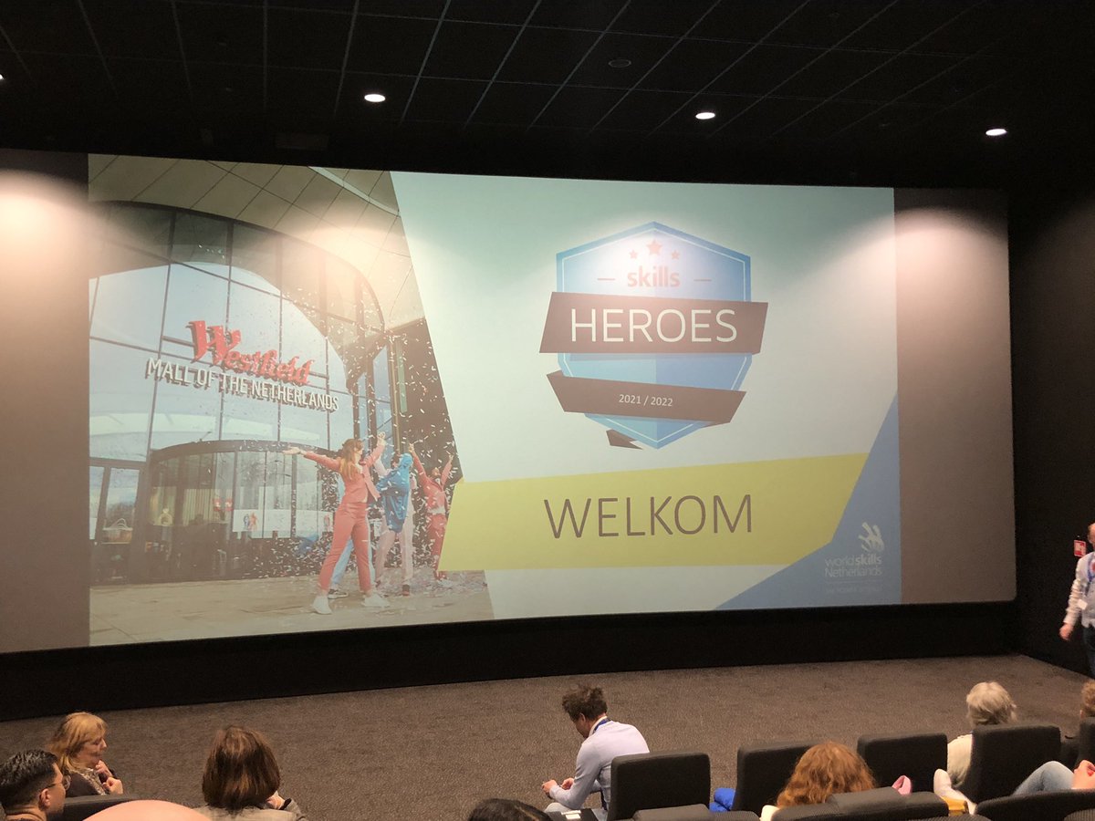 Vandaag laten #mbo studenten op de tweede dag van de kwalificatiewedstrijden van #ondernemer retail en #verkoopspecialist van #skillsheroes hun #vakmanschap zien in de #blueschool van <a href="/rocmondriaan/">ROC Mondriaan</a>. Een locatie waar je wilt zijn voor deze wedstrijden.