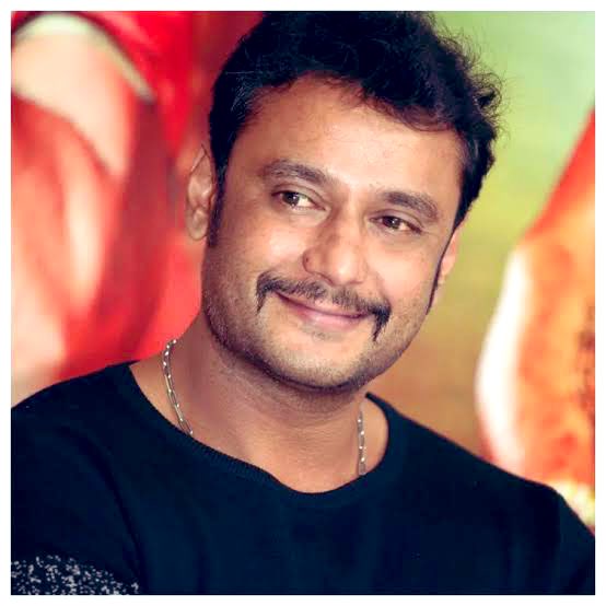 DhruvaSarja's tweet photo. ಹುಟ್ಟುಹಬ್ಬದ ಹಾರ್ದಿಕ ಶುಭಾಶಯಗಳು @dasadarshan ದರ್ಶನ್ ಸರ್..😊 
ಜೈ ಆಂಜನೇಯ.😊 https://t.co/FlbSjmn8AV