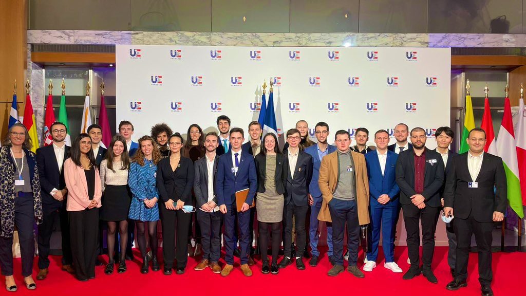 APraxHuart's tweet image. L’ensemble de la délégation @ISAE_officiel, honorée d’avoir été invitée par le Min de l’Economie @BrunoLeMaire. Formidable opportunité pour nos étudiants ingénieurs, Master of Aerospace Engineering et mastère spécialisé TAS Astro d’assister aux échanges au plus haut niveau