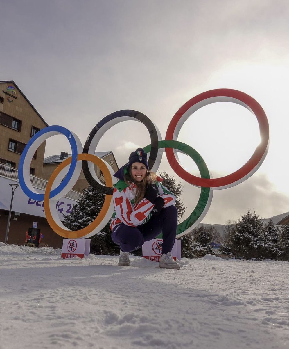 Coninews's tweet photo. È tempo di magia olimpica anche per Lucrezia #Fantelli e Jole #Galli. 🔥

Domani a #Beijing2022 scendono in pista le specialiste #ItaliaTeam dello skicross. 💪🇮🇹🎿

#FreestyleSkiing @Fisiofficial https://t.co/hvqAA6wbPe