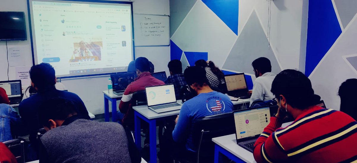 Priyanshi_2703's tweet photo. #digiperformer #digitalmarketing #digiperformance
Digital marketing has always been about connecting with your audience in the right place and at the right time. https://t.co/gyUO4zvIUQ